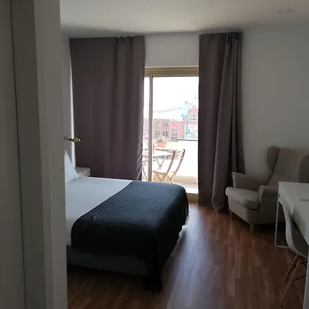 Guest house Republica 83 - Campo Pequeno 3*