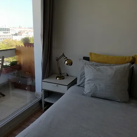 Guest house Republica 83 - Campo Pequeno Lisbon