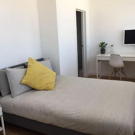 Republica 83 - Campo Pequeno Vendégház