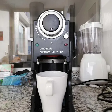 Republica 83 - Campo Pequeno Гостевой дом 3*