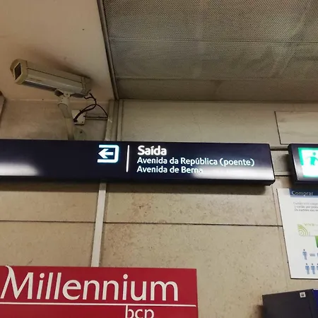 Republica 83 - Campo Pequeno Гостевой дом Лиссабон