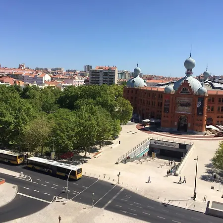 Republica 83 - Campo Pequeno Gasthof Lissabon